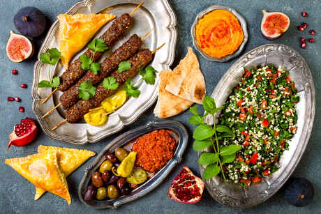 Five-in-one strip test detects prohibited meats in Halal food Five-in-one strip test detects prohibited meats in Halal food