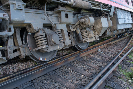 Queensland train driver dies after locomotive and coal train crash