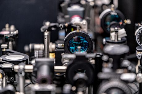 Optical switch could replace transistors, speed up computation