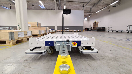 The differences between AGVs and AMRs