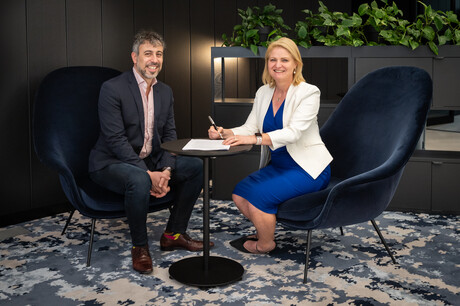 Melbourne&#39;s SXiQ snapped up by IBM