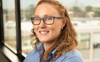 Delaying umbilical cord clamping saves babies&#39; lives, reduces disability risk