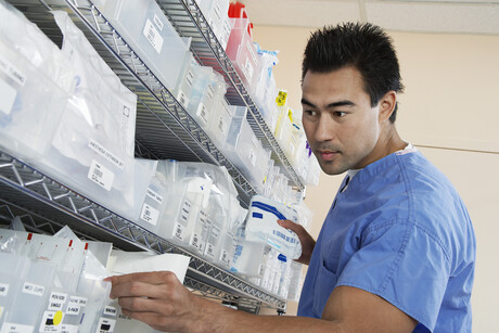Hospital pharmacists&#39; role in COVID-19 treatments