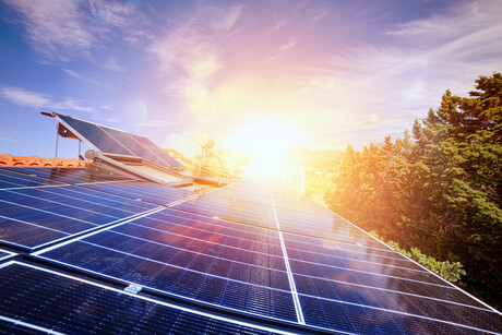 Plans for new solar battery plant in Qld Plans for new solar battery plant in Qld