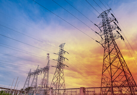 Energy use must halve to prevent catastrophic warming Energy use must halve to prevent catastrophic warming