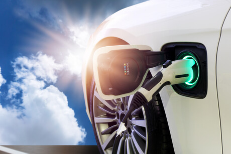 EVs trialled in &#39;solar soak&#39; event