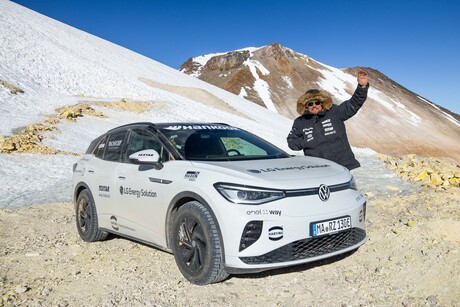 EV climbs world's highest mine road EV climbs world's highest mine road