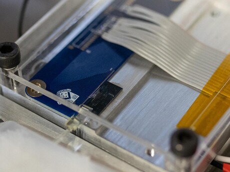 Self-calibrated photonic chip developed