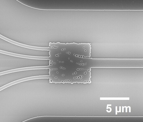 Researchers create 40-channel optical comms link