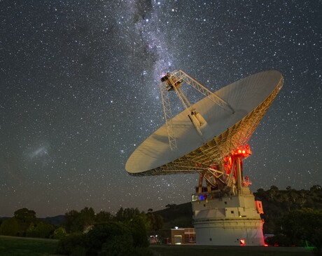 Engine trouble delays NASA&#39;s return to the Moon