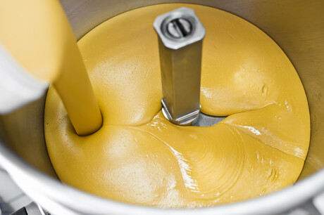Optimising fluid mixing with machine learning Optimising fluid mixing with machine learning
