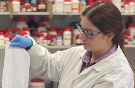 Self-sterilising plastic film kills viruses using room light Self-sterilising plastic film kills viruses using room light