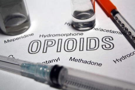 Risk&ndash;benefit analysis of using opioids in EDs