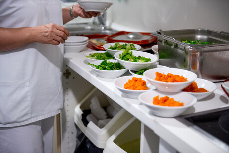 Assessing food quality in aged care with a family survey