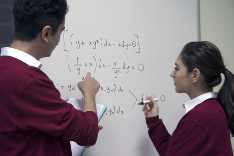 How can Australia&#39;s maths performance be improved?