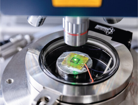 Smart sensor sniffs out target gases