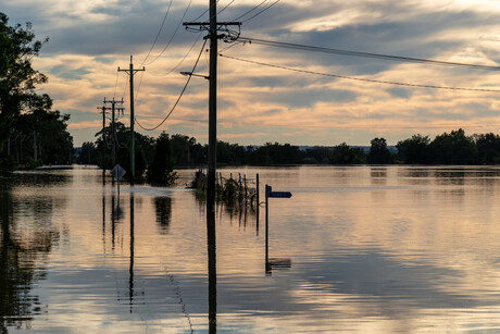 Extreme weather and the grid: fact sheet