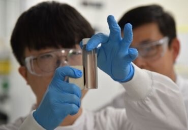 Magnetic method for cleaning PFAS-contaminated water