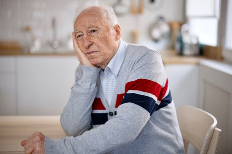 Apathy: a possible risk factor for dementia progression