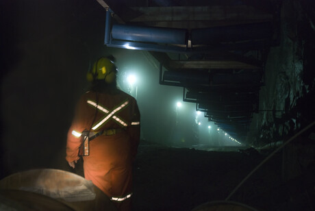 Breathing below ground: respirable crystalline silica risk Breathing below ground: respirable crystalline silica risk