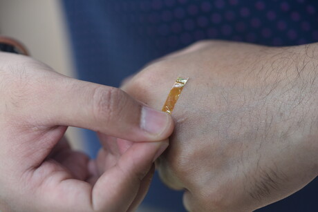 Flexible gold sensor promising for medical implants Flexible gold sensor promising for medical implants