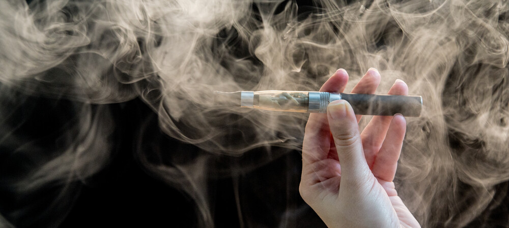 Health Experts' Pros and Cons Against Government E-Cigarette Regulations
