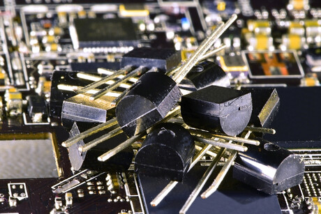 Intel, CEA-Leti to develop thin 2D TMDs for future transistors Intel, CEA-Leti to develop thin 2D TMDs for future transistors