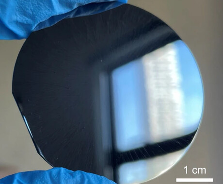 Artificial diamonds used to create anti-counterfeit labels Artificial diamonds used to create anti-counterfeit labels