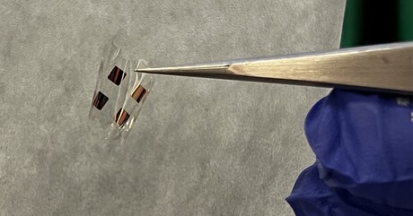 Making batteries work without external pressure