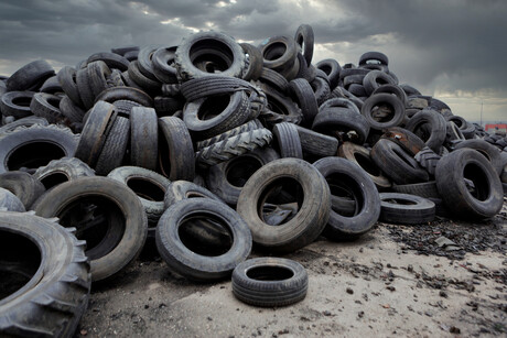 Deakin partnership aims to convert old tyres into electricity