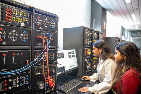 New energy hub simulates Australia&#39;s grid