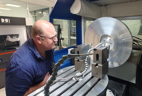 UniSA opens $10 million Precision Engineering Centre UniSA opens $10 million Precision Engineering Centre