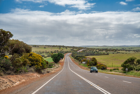 Govt program to boost mobile coverage along regional roads