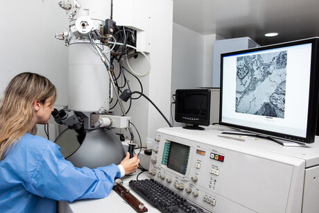Monash University home to three electron microscopes