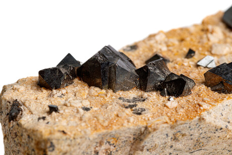 Controlling electronics with light: the magnetite breakthrough