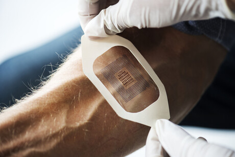 Flexible bioelectrodes: the future of healthcare wearables? Flexible bioelectrodes: the future of healthcare wearables?