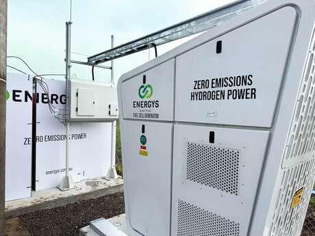 Hydrogen generators deployed at vulnerable mobile towers