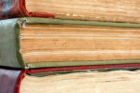 Some Victorian-era books contain toxic dyes Some Victorian-era books contain toxic dyes