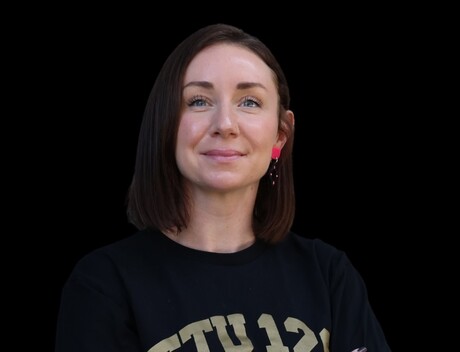 Focus on Raven Maris