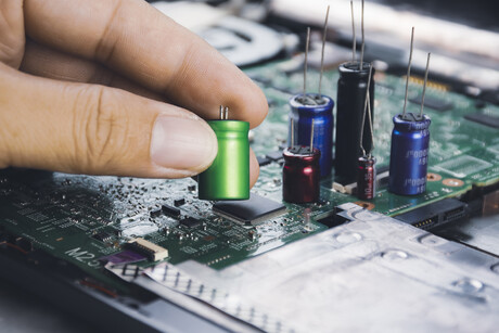 Molecular coating technique boosts supercapacitors