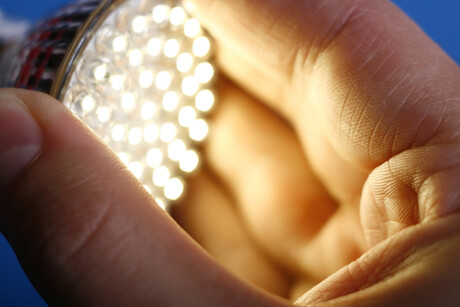 Wearable device uses body heat to power an LED