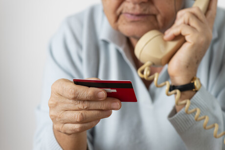 Falling for scams: an early sign of Alzheimer's? Falling for scams: an early sign of Alzheimer's?