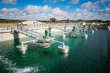Ultrasonic and radar level technologies: bringing clarity to the water and wastewater industry Ultrasonic and radar level technologies: bringing clarity to the water and wastewater industry