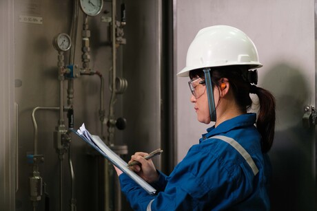 Sampling gases and volatile liquids: essential strategies Sampling gases and volatile liquids: essential strategies