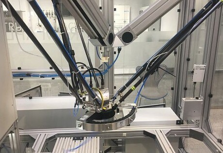 Safely guiding cables for pick-and-place robots