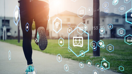 Wearable generator powers electronics by body movements