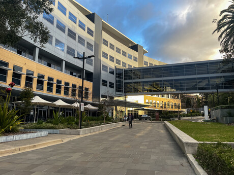 Private health insurers to resume paying single room rates