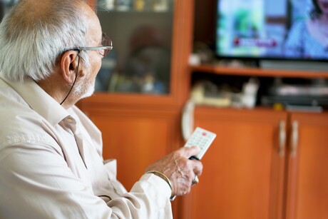 Does watching TV increase dementia risk?