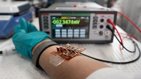 Ultra-thin, flexible film converts body heat to electricity Ultra-thin, flexible film converts body heat to electricity