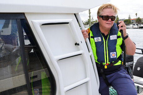 Motorola to maintain Vic&#39;s Metropolitan Mobile Radio network